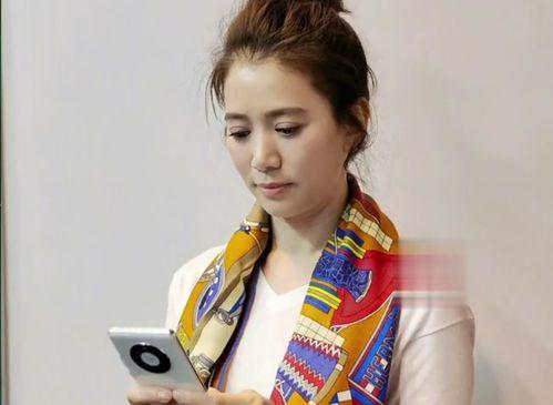 娱乐圈喜欢吃瓜的明星,揭秘那些爱吃瓜的明星幕后趣事